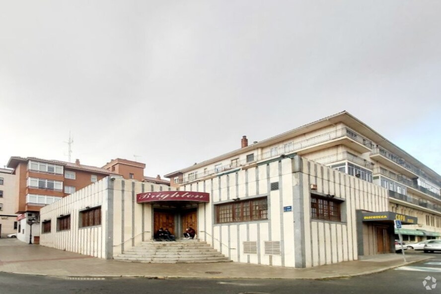 Retail in Ávila, Ávila for lease Primary Photo- Image 1 of 2