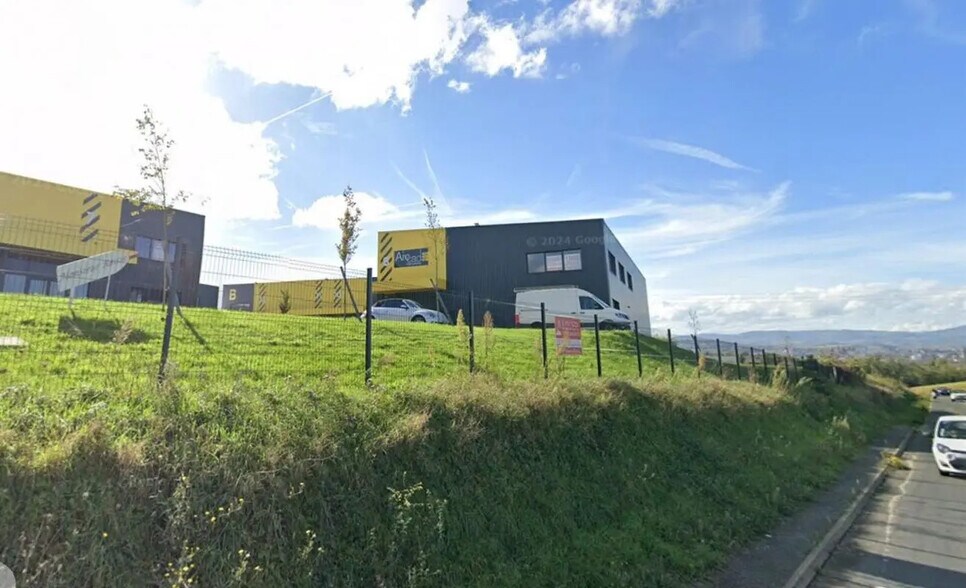 54 Chemin Des Cyprès, Frans for lease - Building Photo - Image 2 of 3