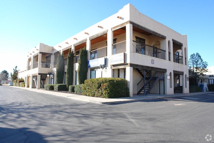 1065 S Main, Las Cruces, NM for lease - Building Photo - Image 3 of 5