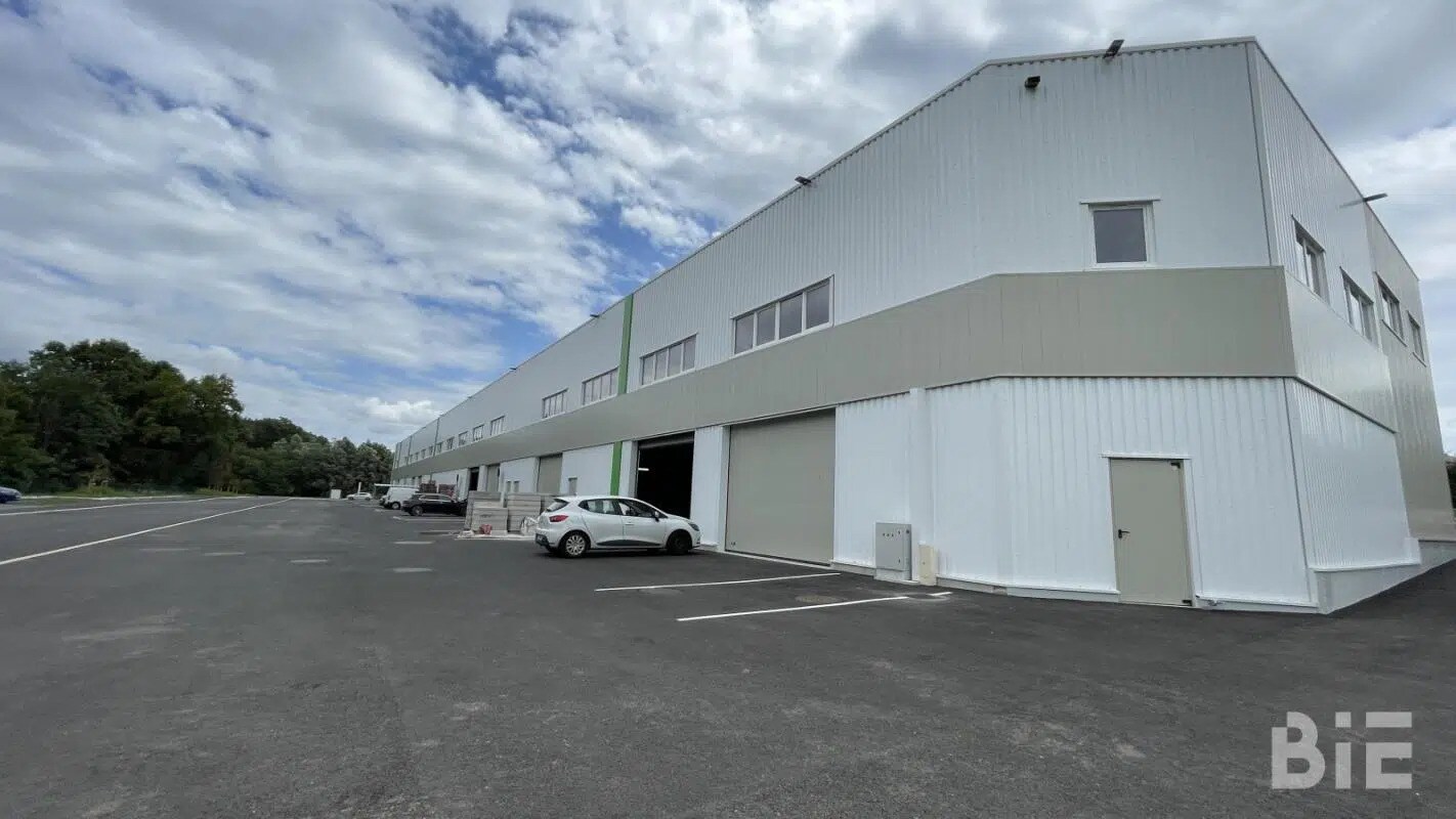 Flex in Tresses for sale Building Photo- Image 1 of 8