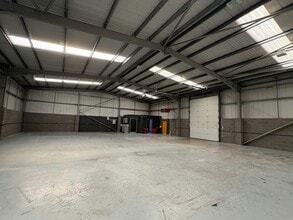 Burley Hill Trading Est, Leeds for lease Interior Photo- Image 2 of 3