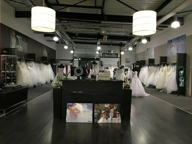 Retail in Dechy for lease - Interior Photo - Image 2 of 4