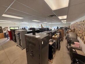 1033 Leonard St NW, Grand Rapids, MI for lease Interior Photo- Image 2 of 6