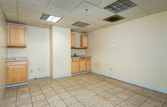 425 N Varney St, Burbank, CA for lease Interior Photo- Image 2 of 4