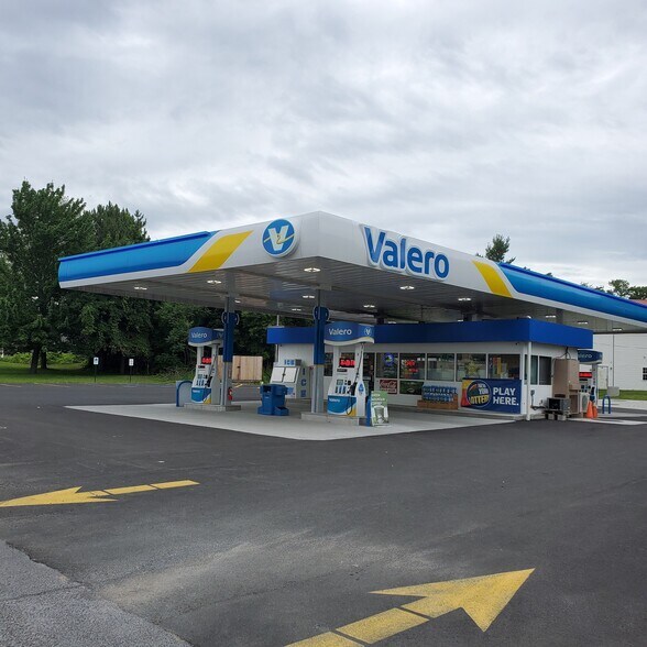 1493 Route 9, Halfmoon, NY for sale - Building Photo - Image 1 of 1