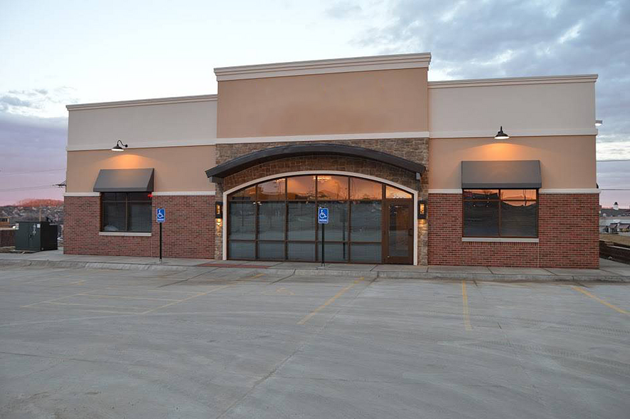 3585 N 168th Ct, Omaha, NE for lease - Building Photo - Image 3 of 9