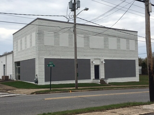 1707 N Main Ave, Newton, NC for sale - Building Photo - Image 1 of 1