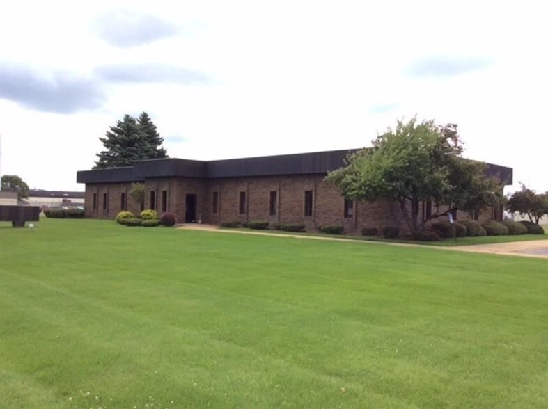 805 W 13th St, Cadillac, MI for sale - Primary Photo - Image 1 of 1