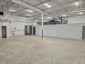 41 Grenfell Cres, Ottawa, ON for lease Interior Photo- Image 2 of 8