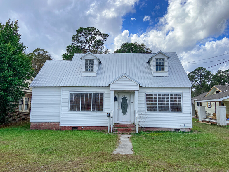 291 N Boulevard, Baxley, GA for sale - Primary Photo - Image 1 of 23