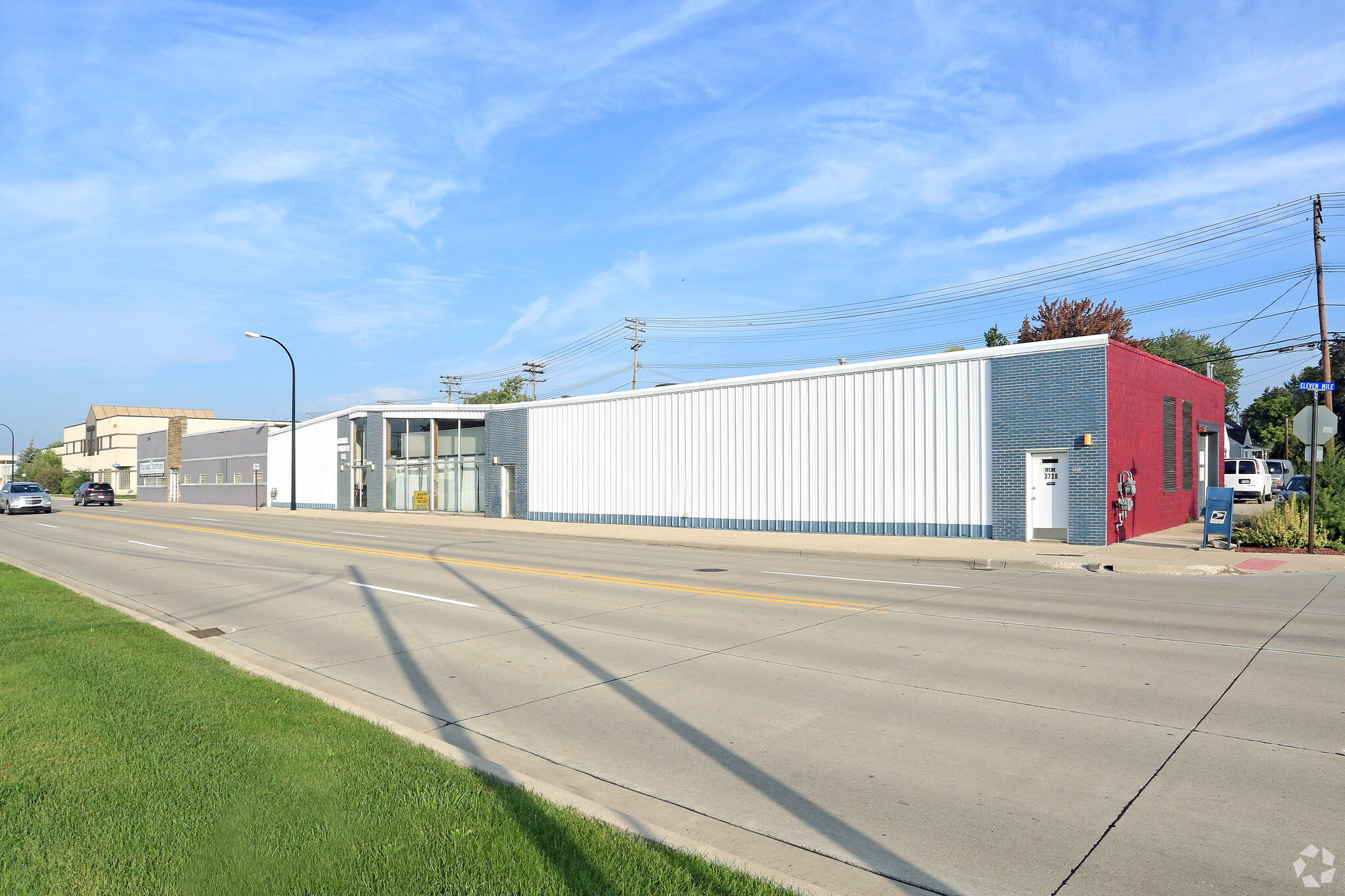 3708-3750 11 Mile Rd, Berkley, MI 48072 - 11 Mile Industrial Park | LoopNet