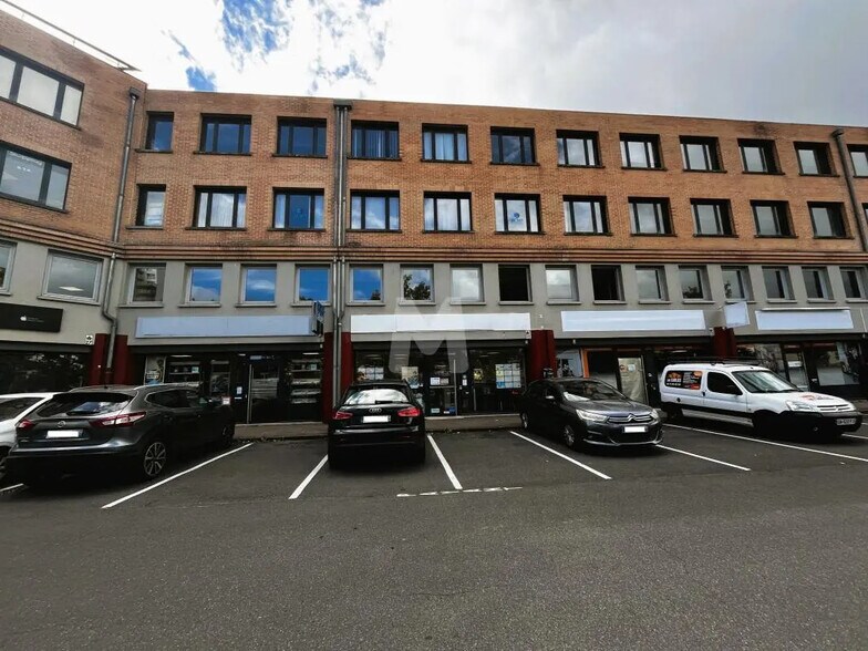 Retail in Évry-Courcouronnes for lease - Building Photo - Image 1 of 12