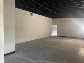 7307-7309 Canoga Ave, Canoga Park, CA for lease Building Photo- Image 2 of 12