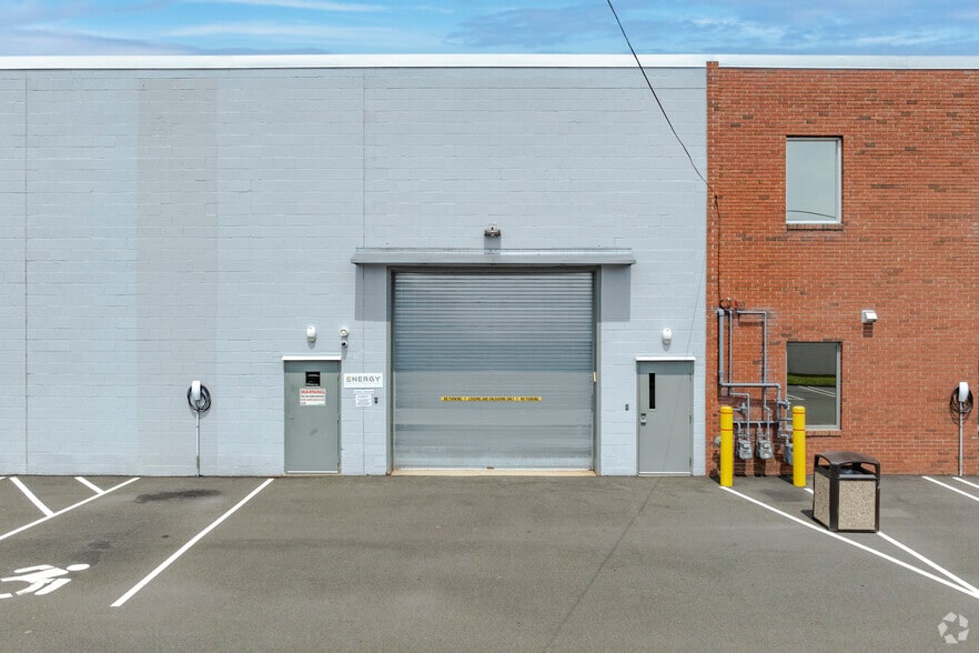252-262 Depot Rd, Milford, CT for lease - Building Photo - Image 2 of 13