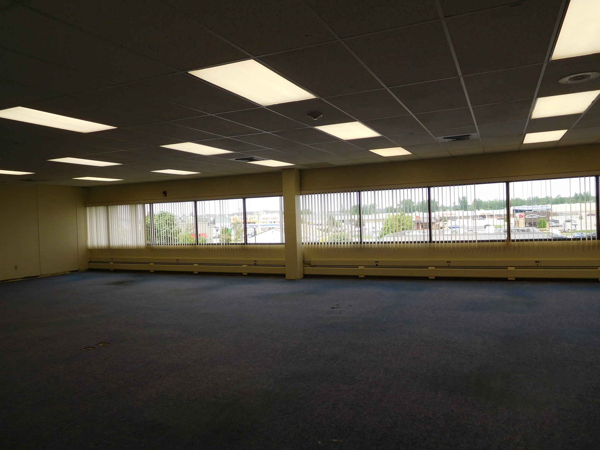 4901 Towne Centre Rd, Saginaw, MI for lease Interior Photo- Image 1 of 4