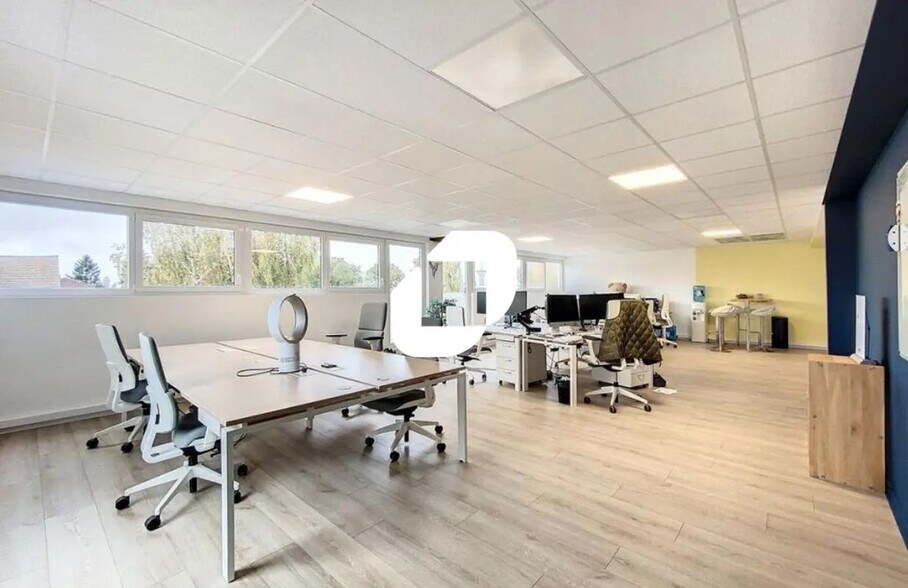 Office in Marly for sale - Interior Photo - Image 1 of 3