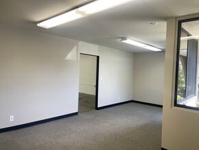3281-3295 Industry Dr, Signal Hill, CA for lease Interior Photo- Image 2 of 4