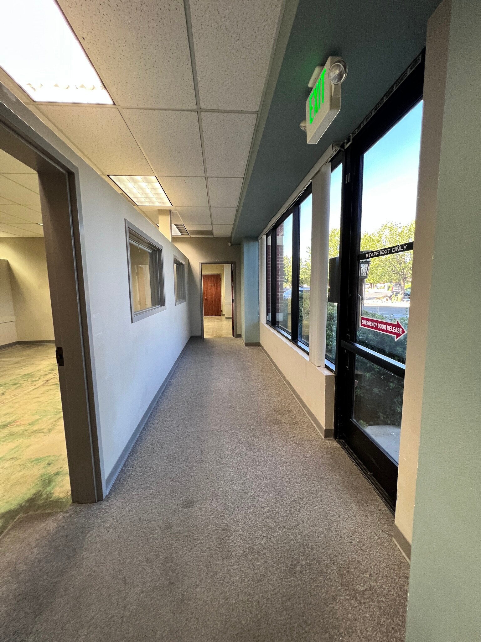 2195 Larkspur Ln, Redding, CA 96002 Office for Lease