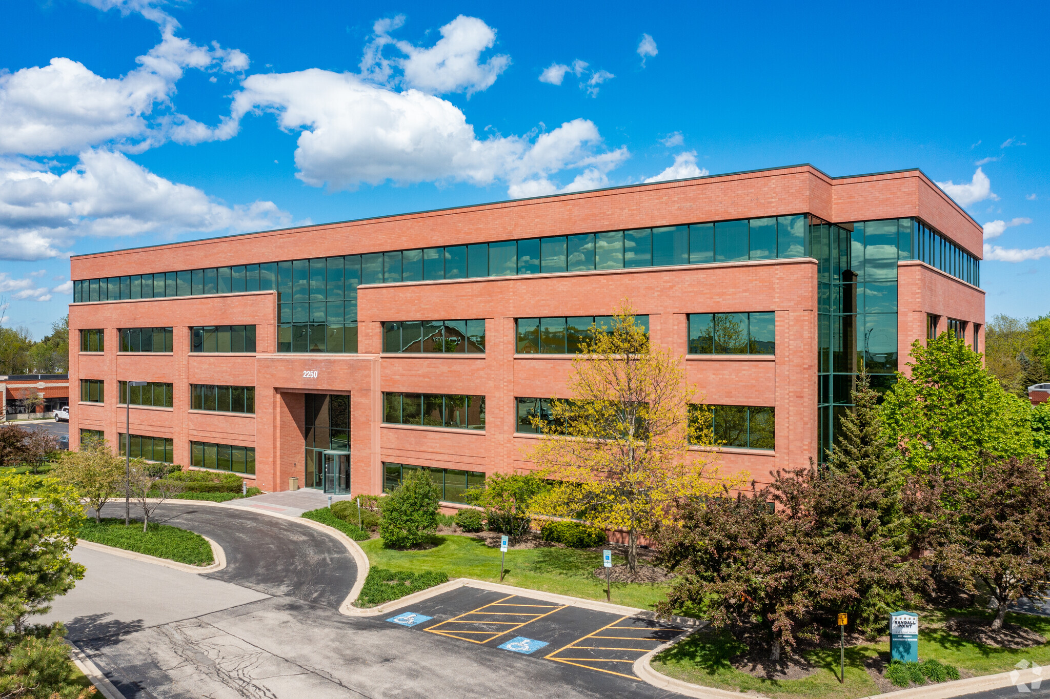 2250 Point Blvd, Elgin, IL for lease Building Photo- Image 1 of 5