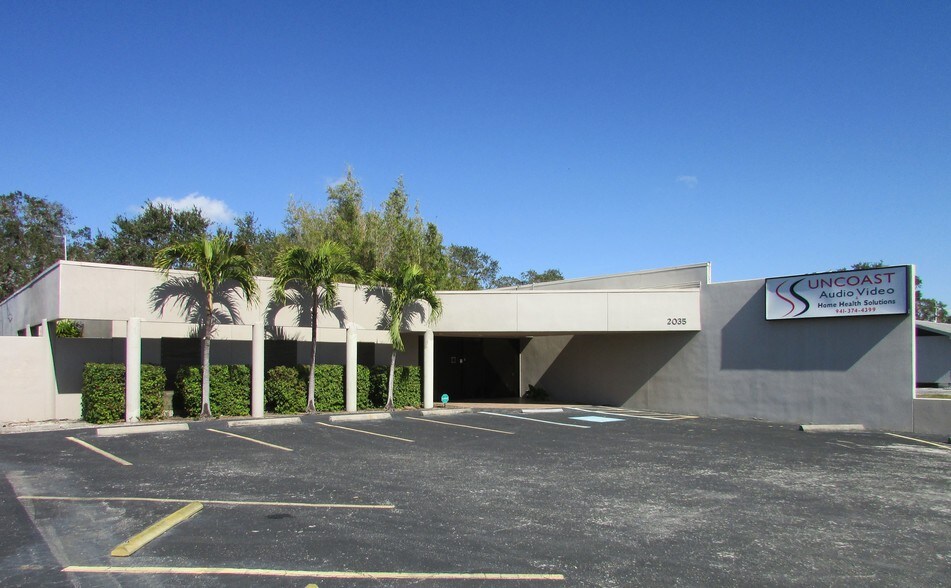 2035 Constitution Blvd, Sarasota, FL for sale - Primary Photo - Image 1 of 1