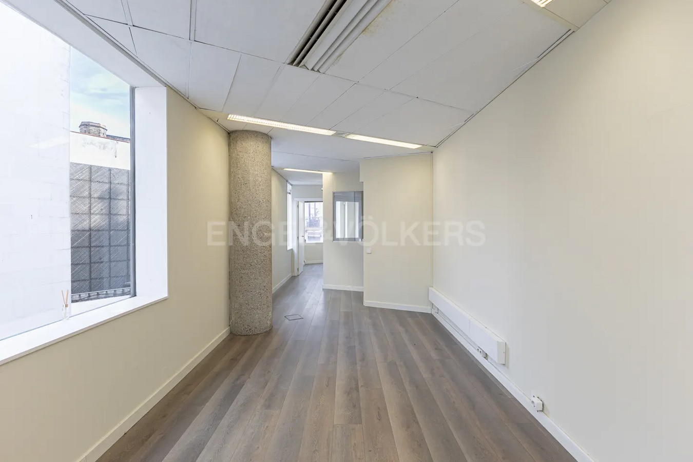 Carrer la Rambla, Barcelona, BAR 08002 -  -  - Interior Photo - Image 1 of 6