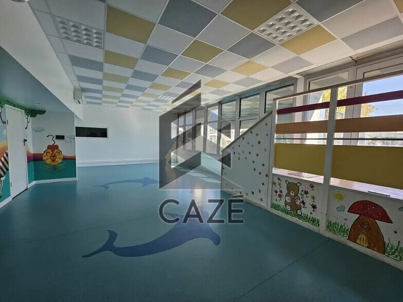 Office in Bordeaux for lease - Interior Photo - Image 3 of 3