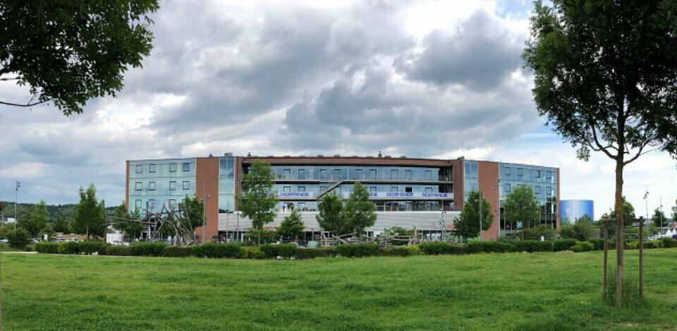 Office in Rouen for lease - Building Photo - Image 2 of 6