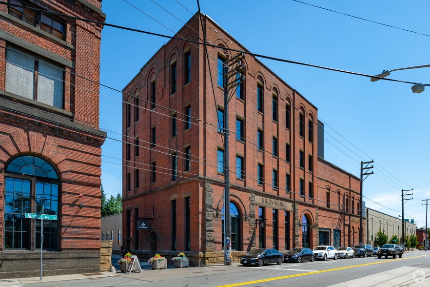 5840-5890 Airport Way S, Seattle, WA for lease - Primary Photo - Image 3 of 21