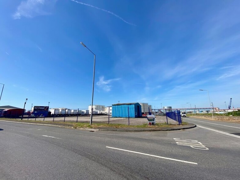 Rover Way, Cardiff for lease - Primary Photo - Image 1 of 3