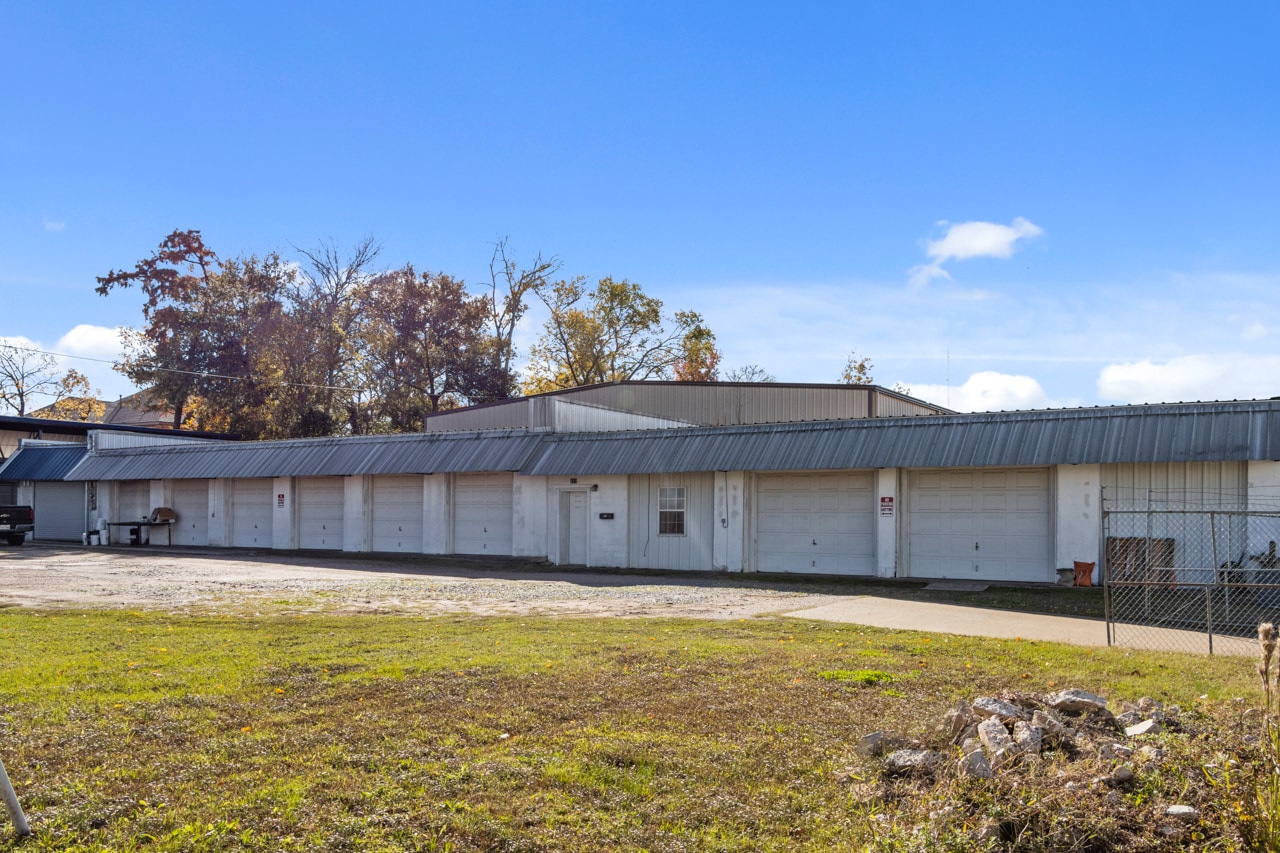 416 S 1st St, Lufkin, TX 75901