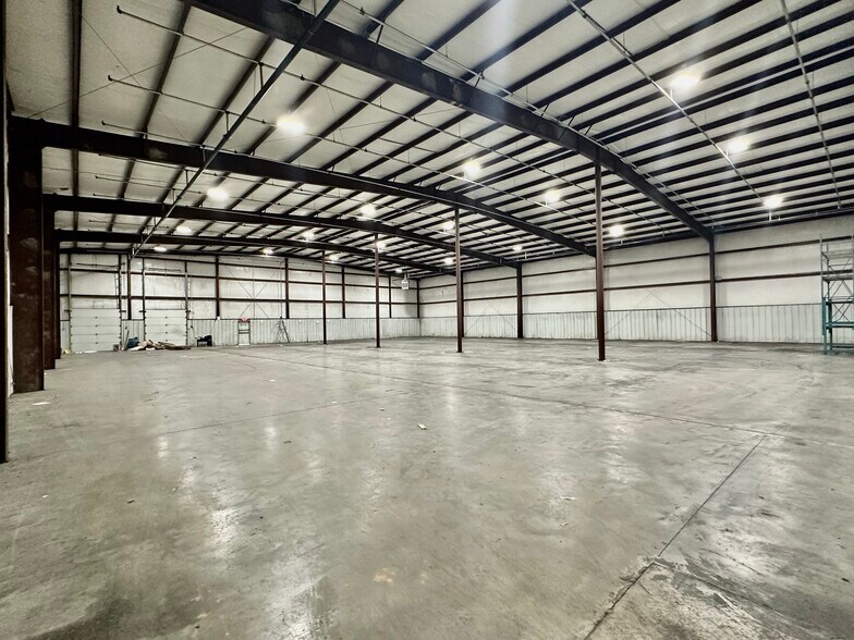 5571 N Main St, Joplin, MO for sale - Interior Photo - Image 1 of 1