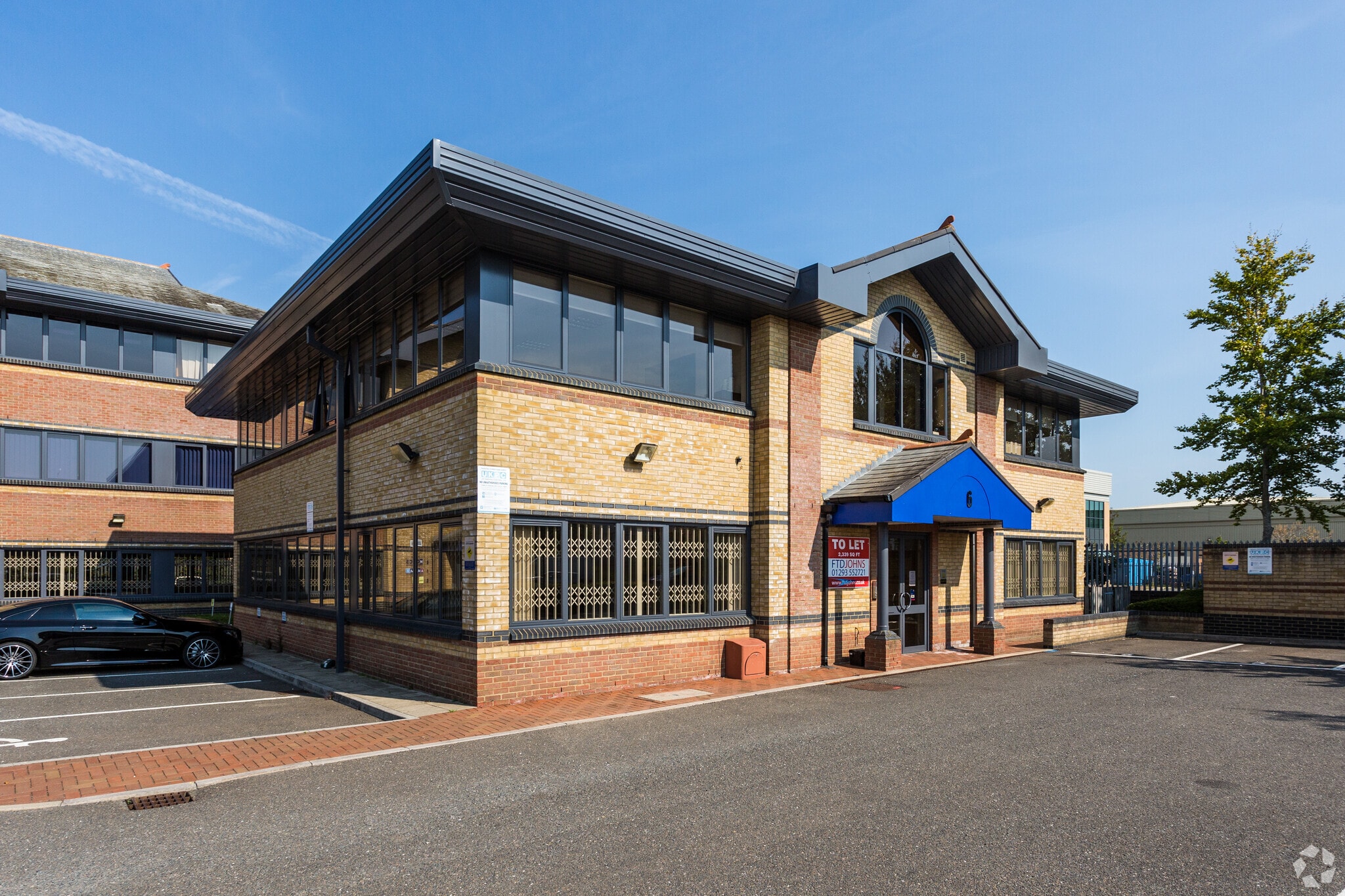 Kelvin Ln, Crawley for sale Primary Photo- Image 1 of 1