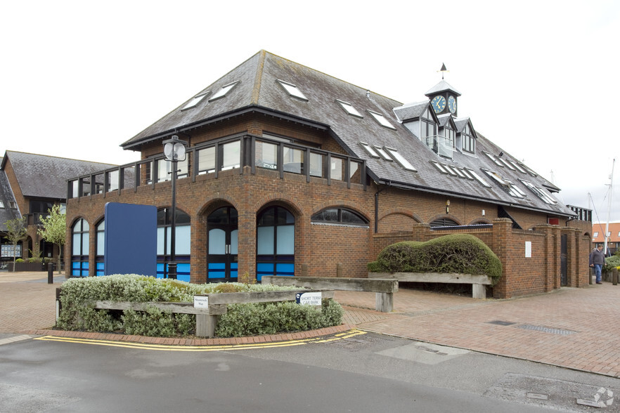 Shamrock Way, Southampton for sale - Primary Photo - Image 1 of 1