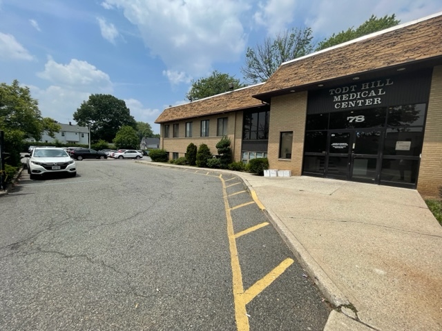 78 Todt Hill Rd, Staten Island, NY for lease - Building Photo - Image 2 of 7