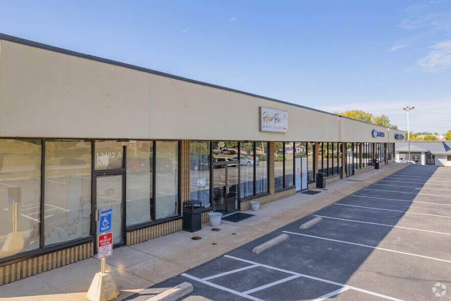 12462 Natural Bridge Rd, Bridgeton, MO for lease - Building Photo - Image 3 of 22