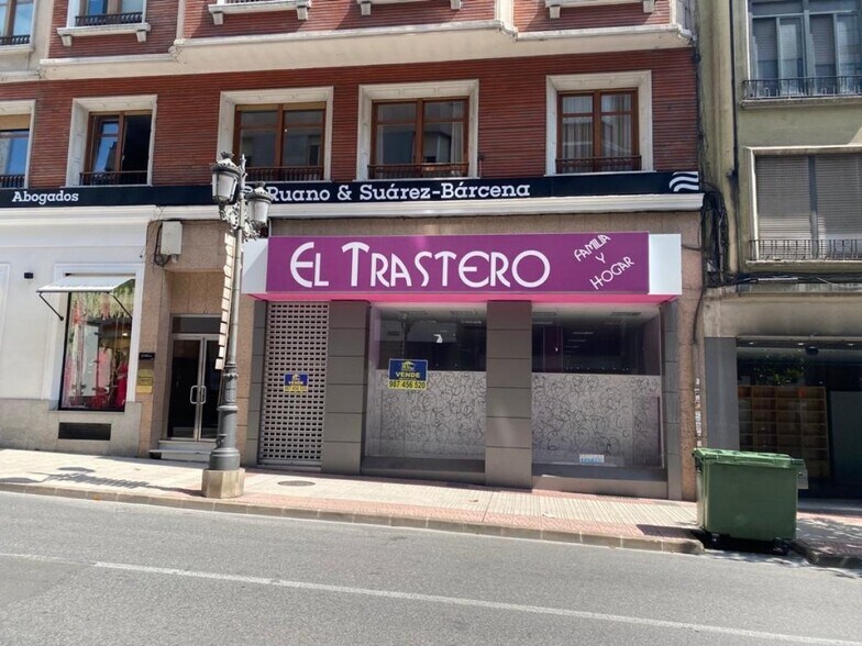 Retail in León for sale - Building Photo - Image 2 of 14