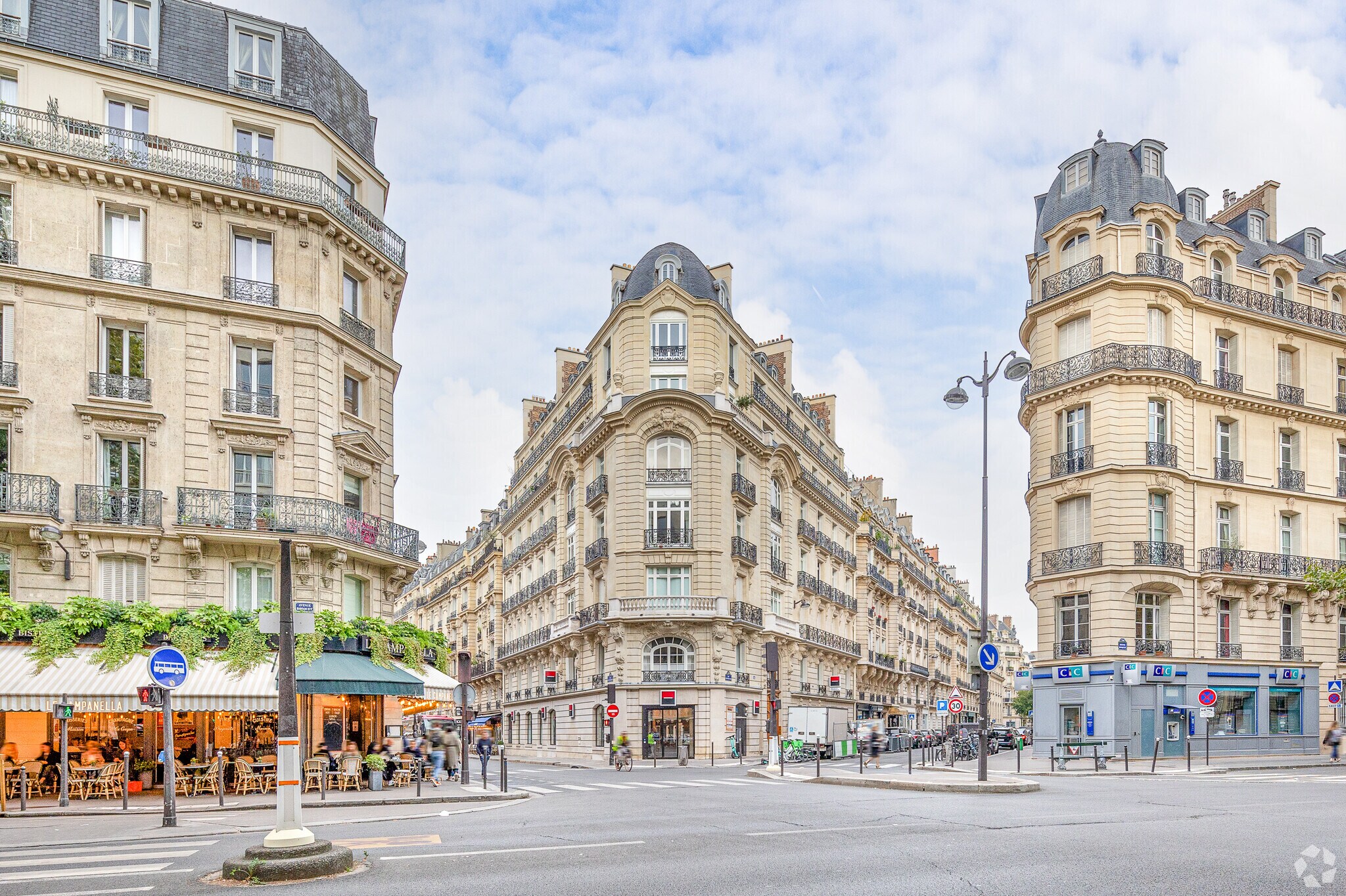 16 Rue Dupont Des Loges, Paris for lease Primary Photo- Image 1 of 5