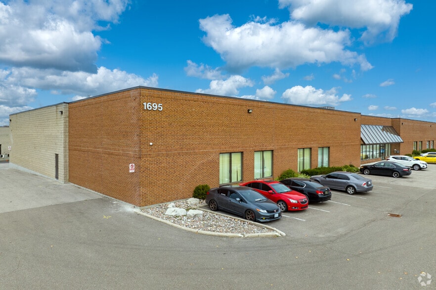 1695 Bonhill Rd, Mississauga, ON for sale - Primary Photo - Image 1 of 1