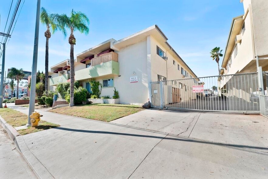 6825 De Soto Ave, Canoga Park, CA 91303