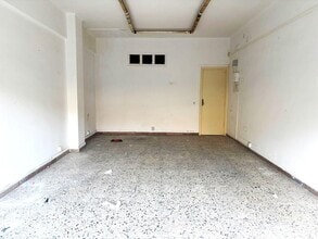 Retail in Montcada i Reixac, Barcelona for lease Interior Photo- Image 2 of 7