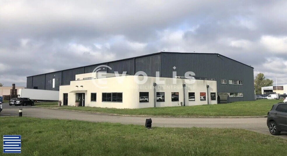 Flex in Saint-André-de-Corcy for lease - Building Photo - Image 2 of 5