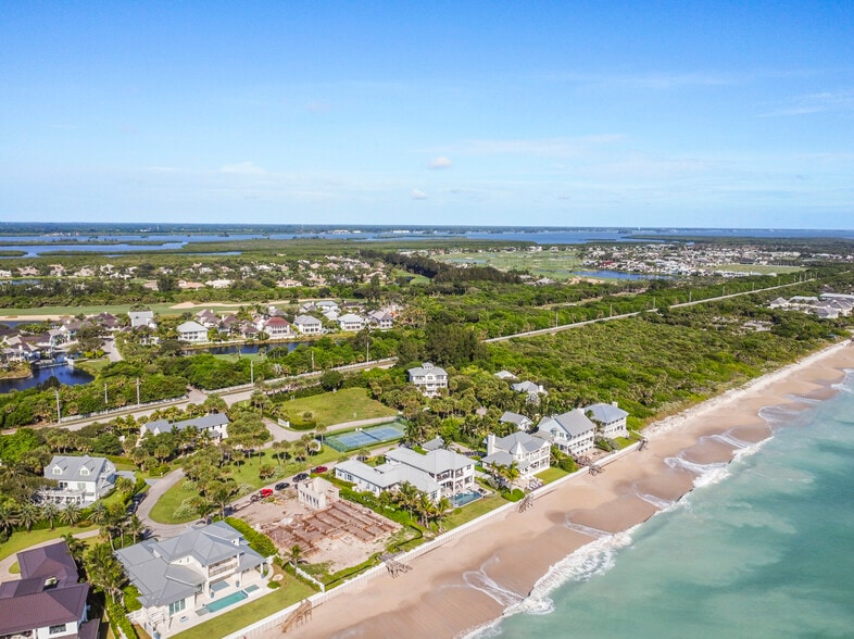 2335 Sanderling Ln, Vero Beach, FL for sale - Aerial - Image 2 of 11