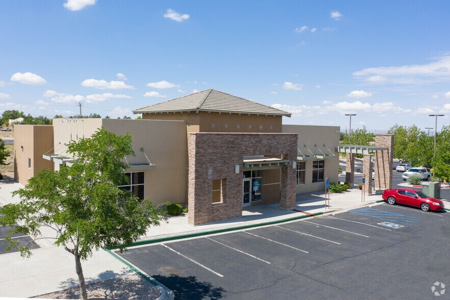 8850 Holly St NE, Albuquerque, NM for lease - Building Photo - Image 2 of 42