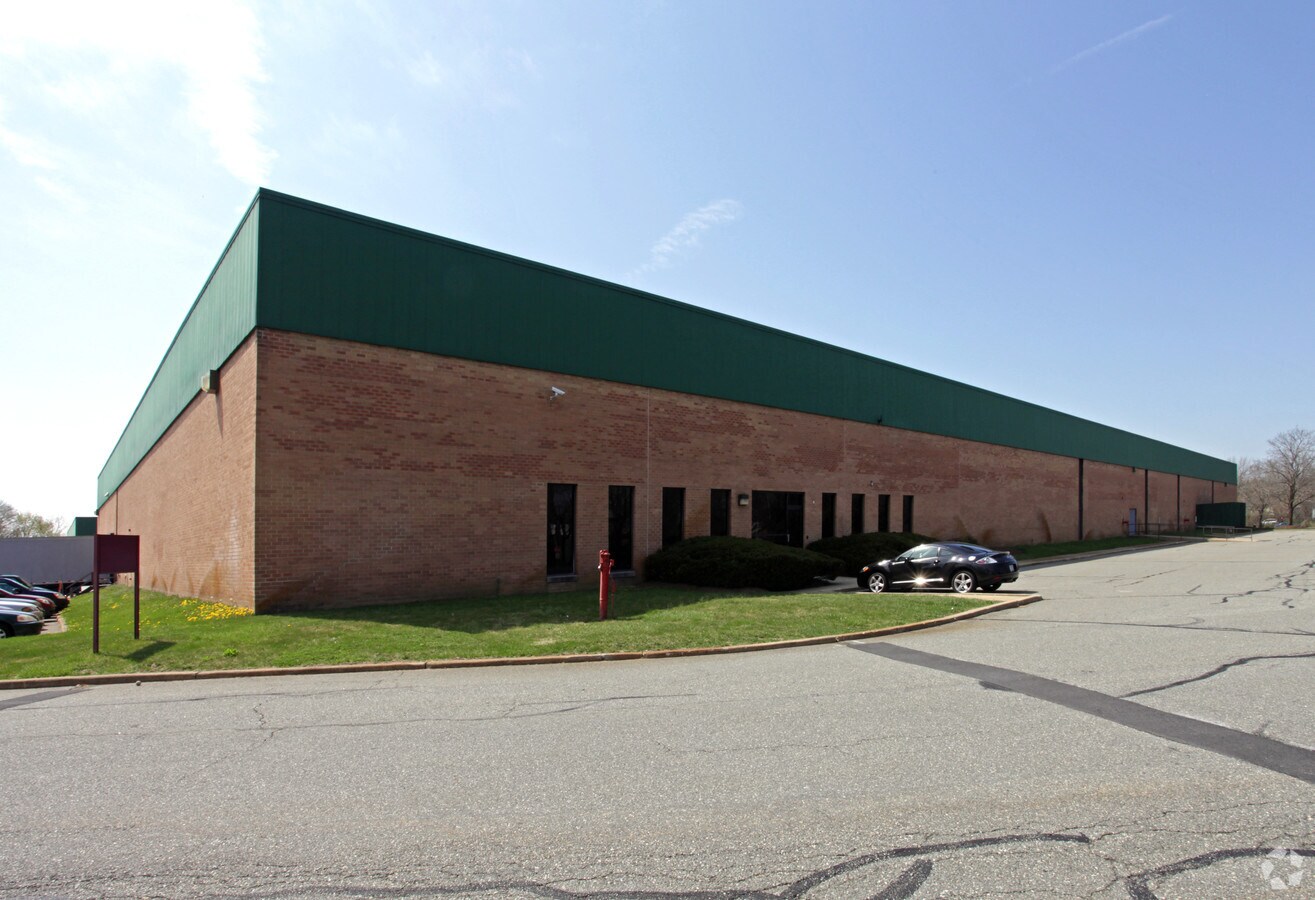 10 New Maple Ave, Pine Brook, NJ 07058