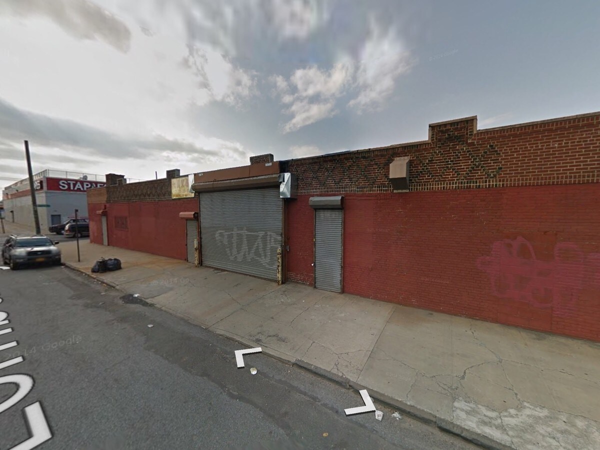 61 Lombardy St, Brooklyn, NY 11222