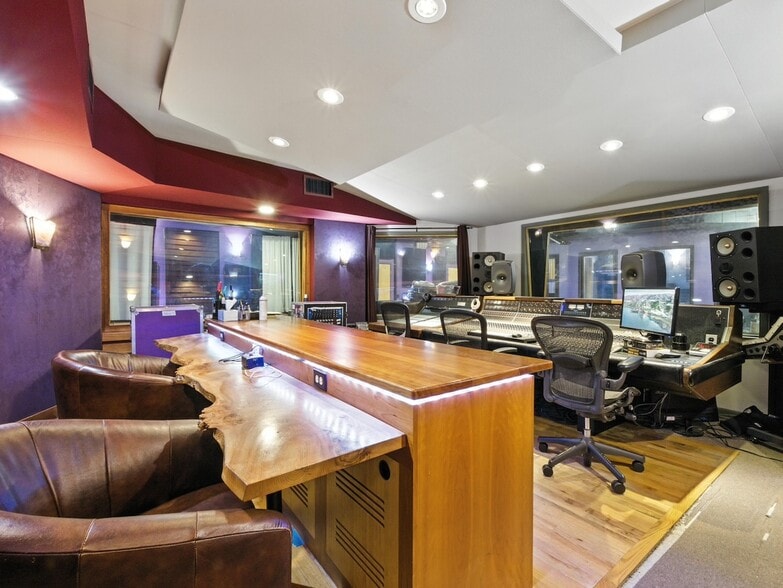 514 Monastery Pl, Union City, NJ for sale - Interior Photo - Image 3 of 46