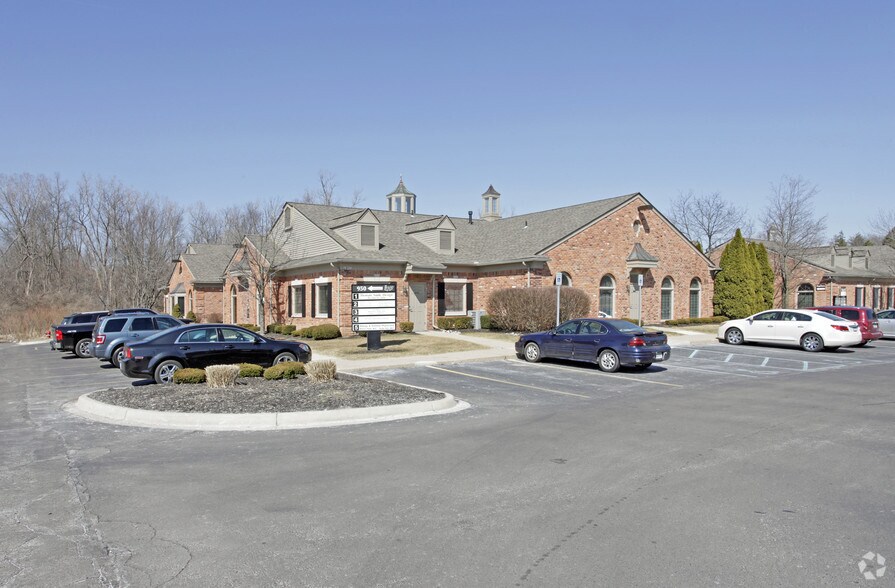 950 W Avon Rd, Rochester Hills, MI 48307