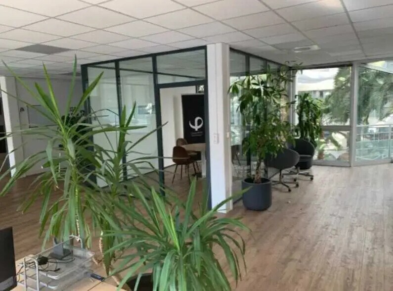 Office in Bordeaux for sale - Building Photo - Image 1 of 7