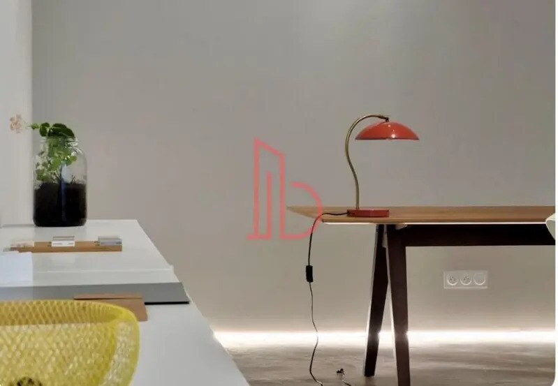 Office in Bordeaux for lease - Interior Photo - Image 3 of 5
