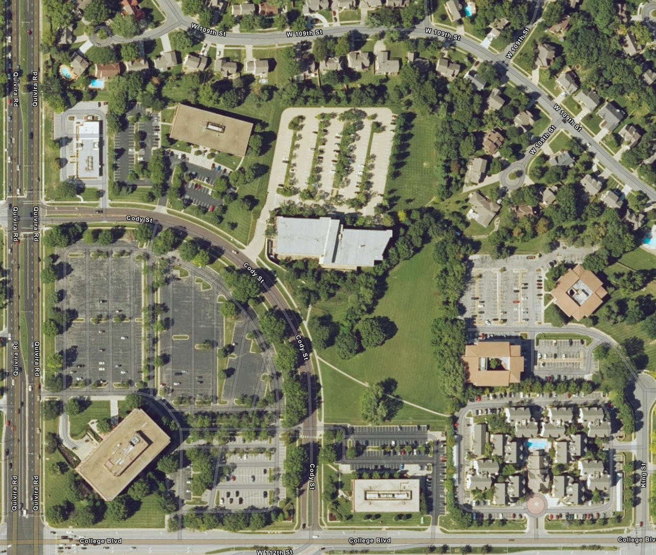 11011 Cody St, Overland Park, KS for sale Primary Photo- Image 1 of 2